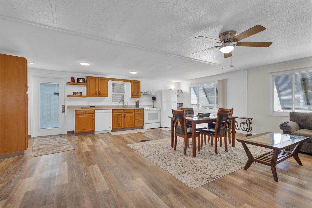 KITCHEN/GREAT ROOM COMBO