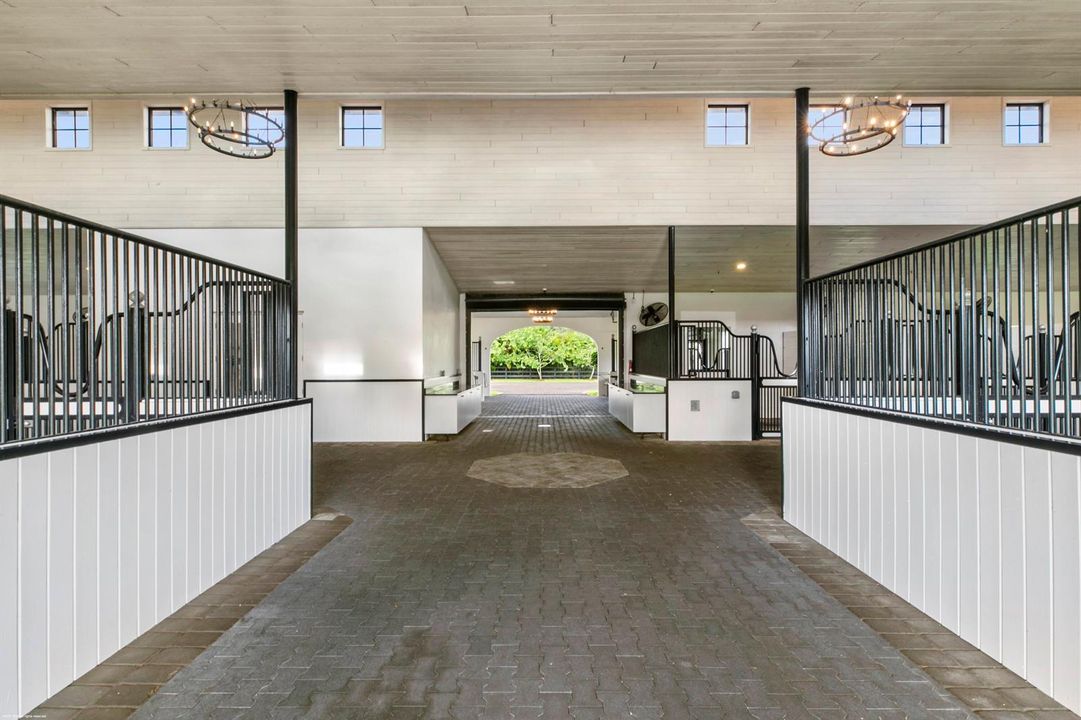 15726 Estancia Ln 016