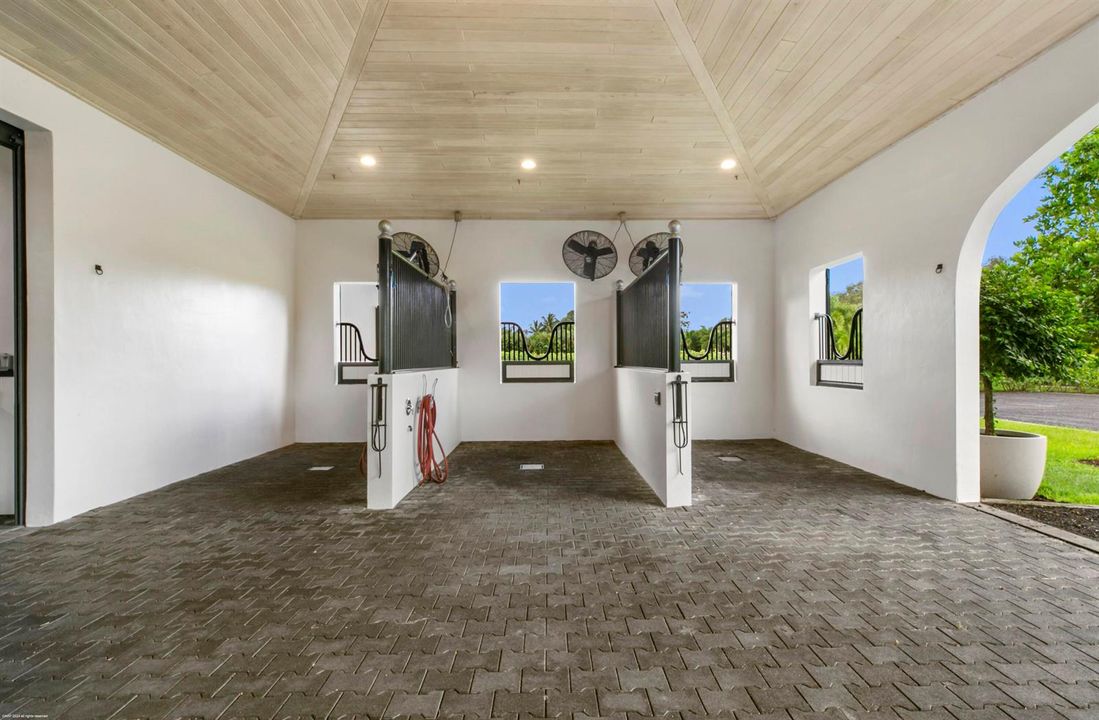 15726 Estancia Ln 030