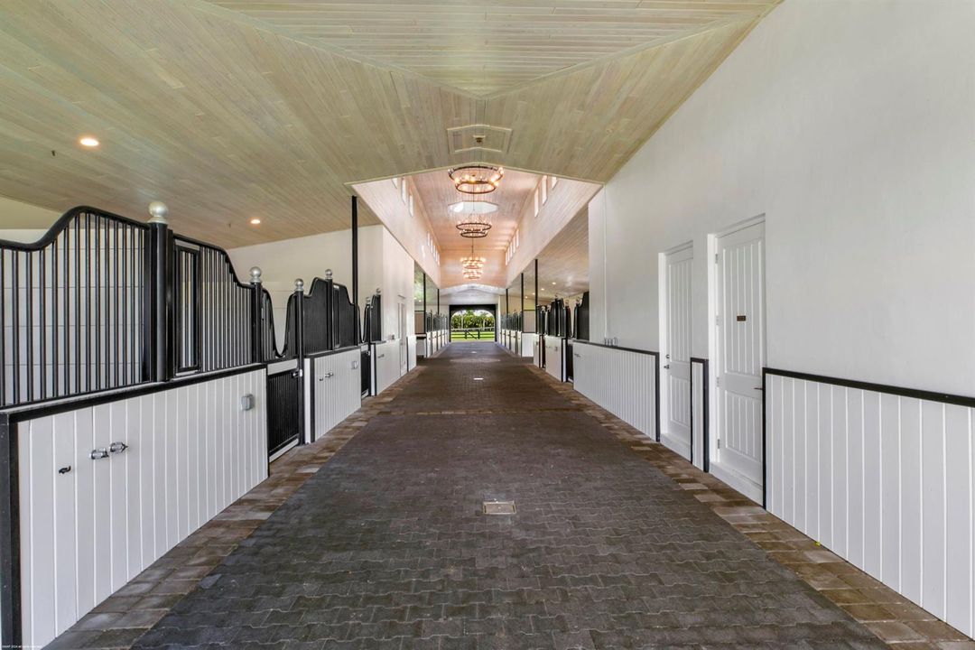 15726 Estancia Ln 041