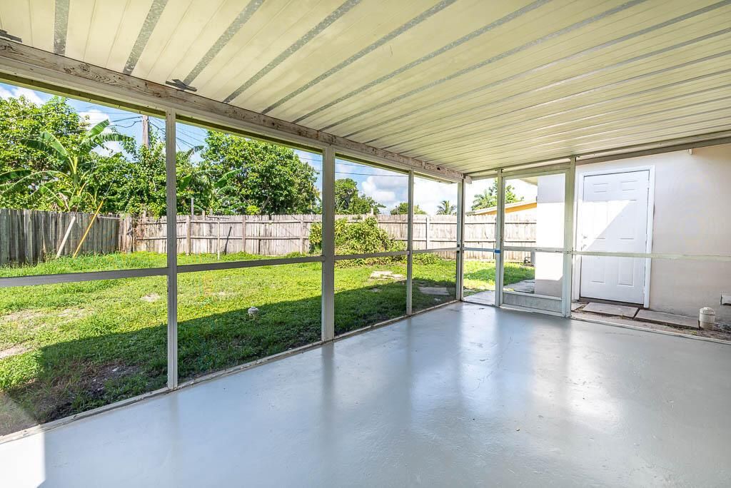 20240704-314 E Gateway Blvd-0012