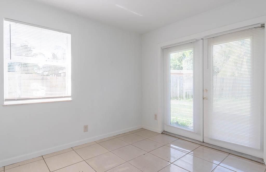 20240704-314 E Gateway Blvd-0015