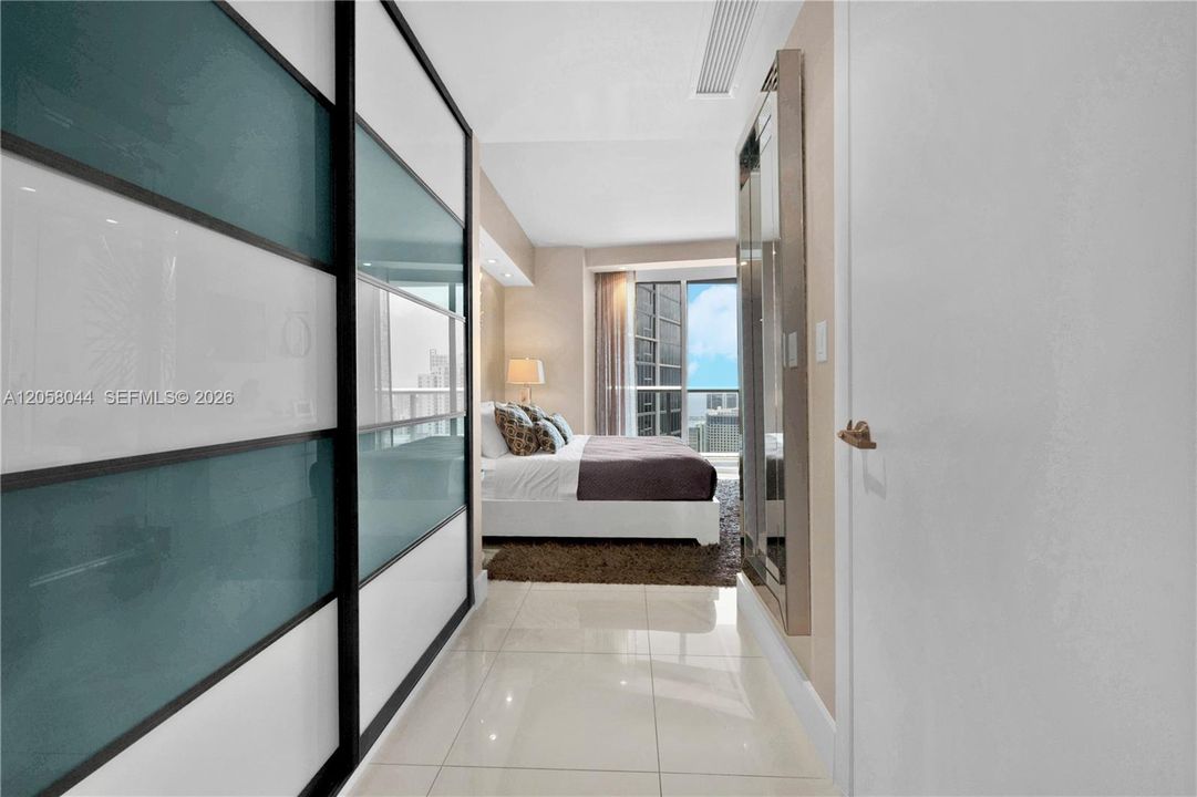 For Rent: $5,950 (2 beds, 2 baths, 1012 Square Feet)