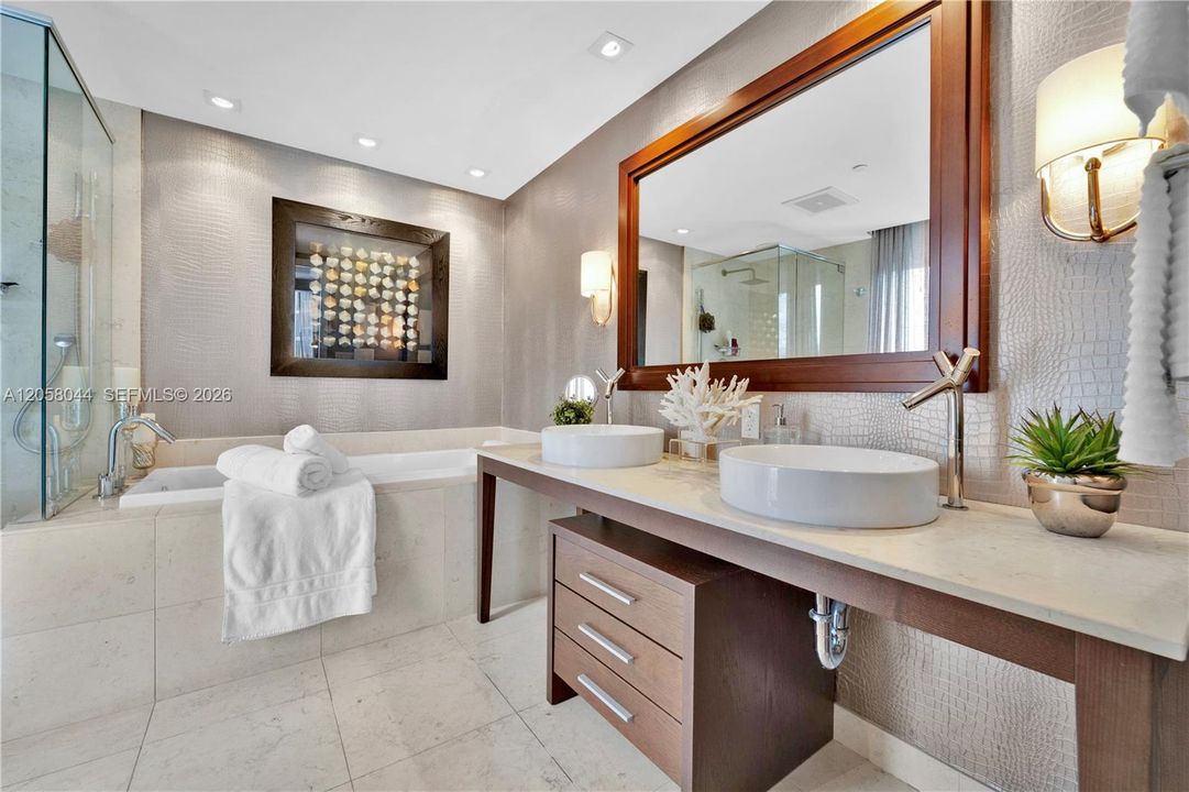 For Rent: $5,950 (2 beds, 2 baths, 1012 Square Feet)