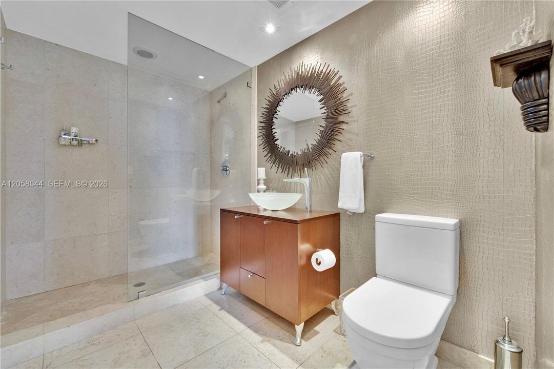 For Rent: $5,950 (2 beds, 2 baths, 1012 Square Feet)