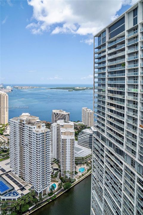 For Rent: $5,950 (2 beds, 2 baths, 1012 Square Feet)