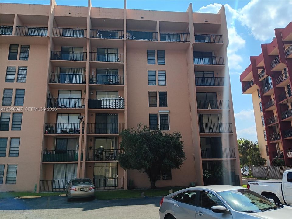 En Venta: $207,000 (1 camas, 1 baños, 813 Pies cuadrados)