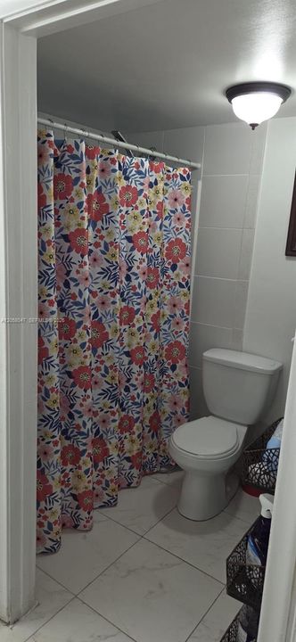 For Sale: $207,000 (1 beds, 1 baths, 813 Square Feet)