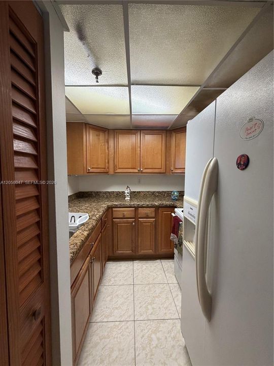 For Sale: $207,000 (1 beds, 1 baths, 813 Square Feet)