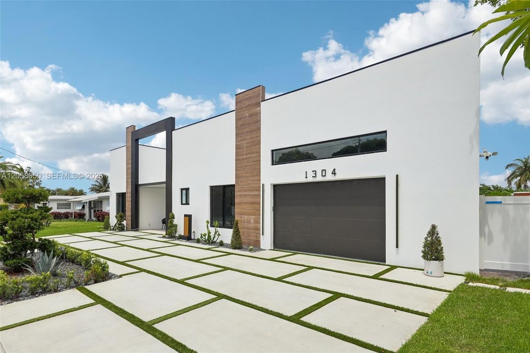 На продажу: $2,350,000 (3 спален, 3 ванн, 2223 Квадратных фут)