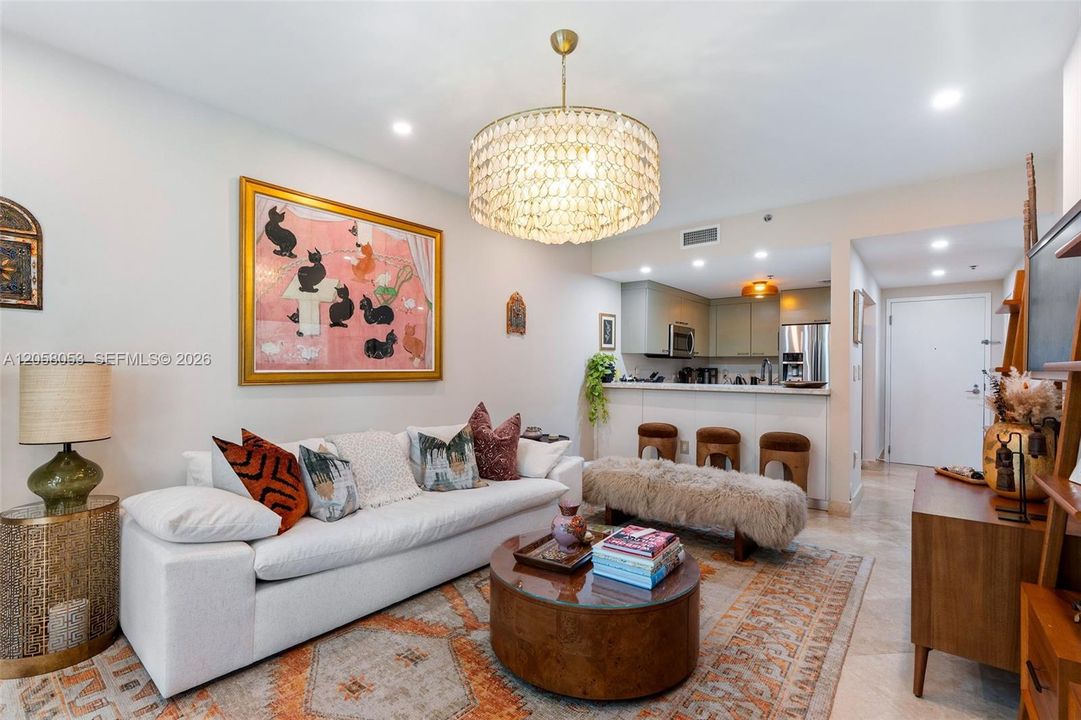 For Sale: $800,000 (2 beds, 2 baths, 953 Square Feet)