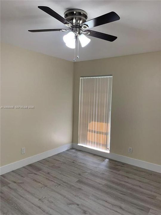 Activo con contrato: $4,295 (4 camas, 2 baños, 1056 Pies cuadrados)