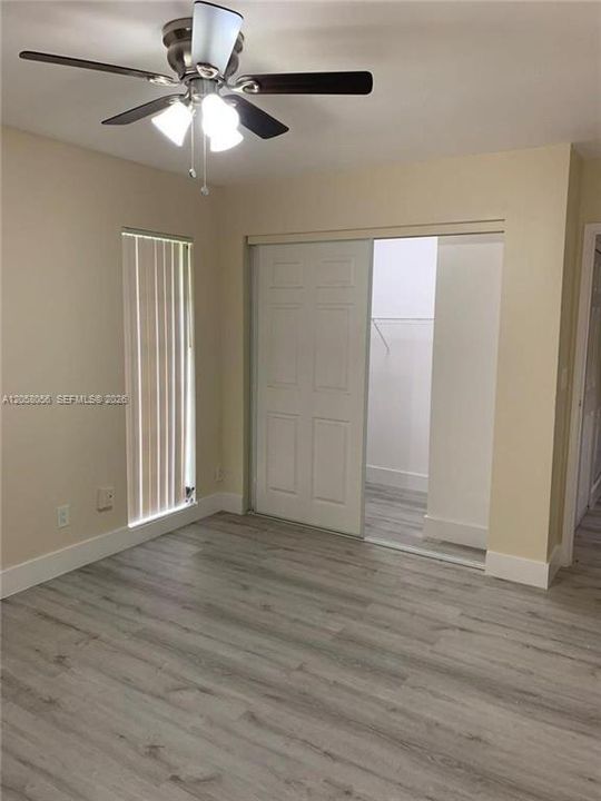 Activo con contrato: $4,295 (4 camas, 2 baños, 1056 Pies cuadrados)