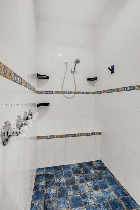 В аренду: $13,500 (7 спален, 6 ванн, 4718 Квадратных фут)