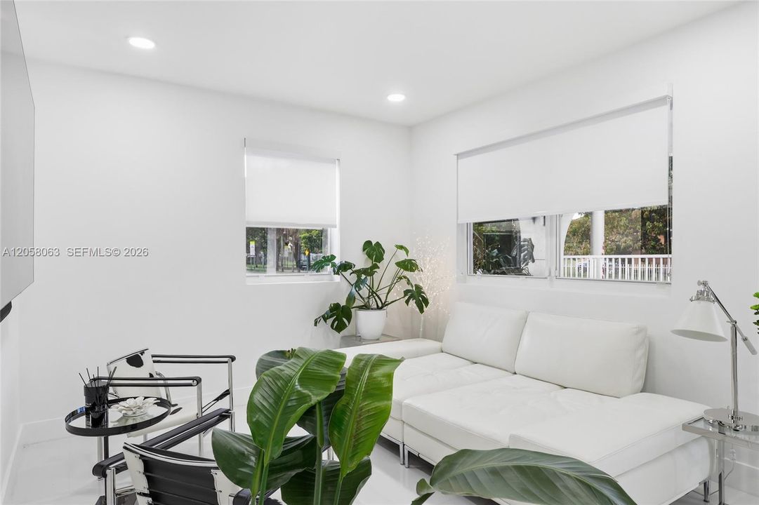 For Sale: $630,000 (3 beds, 2 baths, 1036 Square Feet)