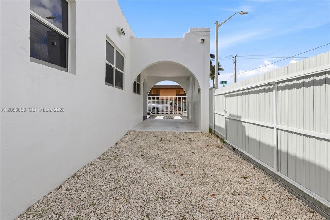 For Sale: $630,000 (3 beds, 2 baths, 1036 Square Feet)