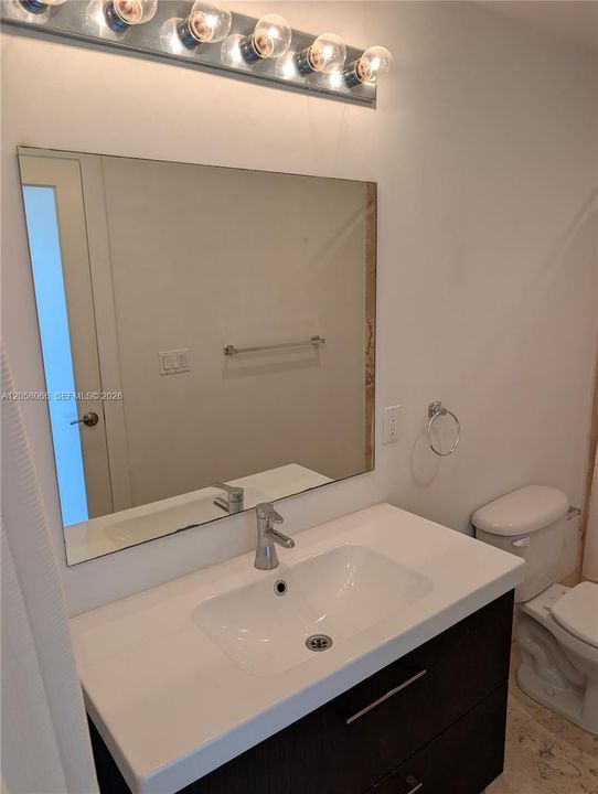 Под контрактом: $2,400 (1 спален, 1 ванн, 730 Квадратных фут)