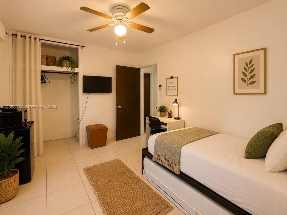 For Rent: $3,000 (3 beds, 2 baths, 1250 Square Feet)