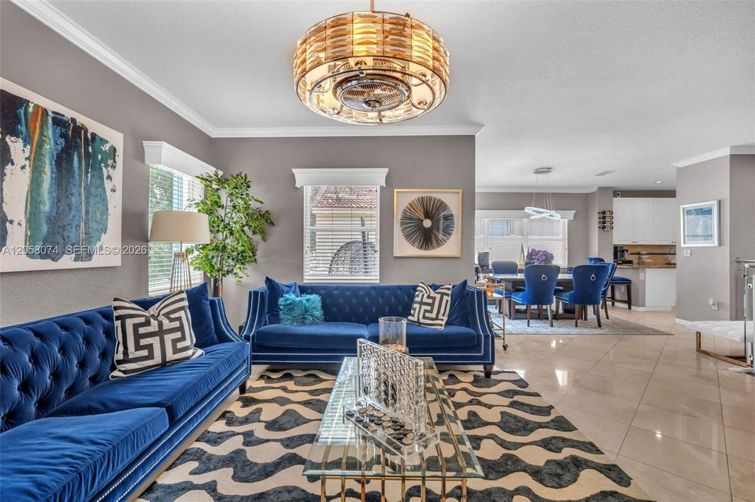En Venta: $775,000 (3 camas, 2 baños, 2200 Pies cuadrados)