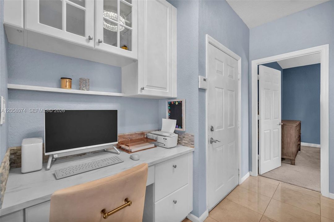 En Venta: $775,000 (3 camas, 2 baños, 2200 Pies cuadrados)