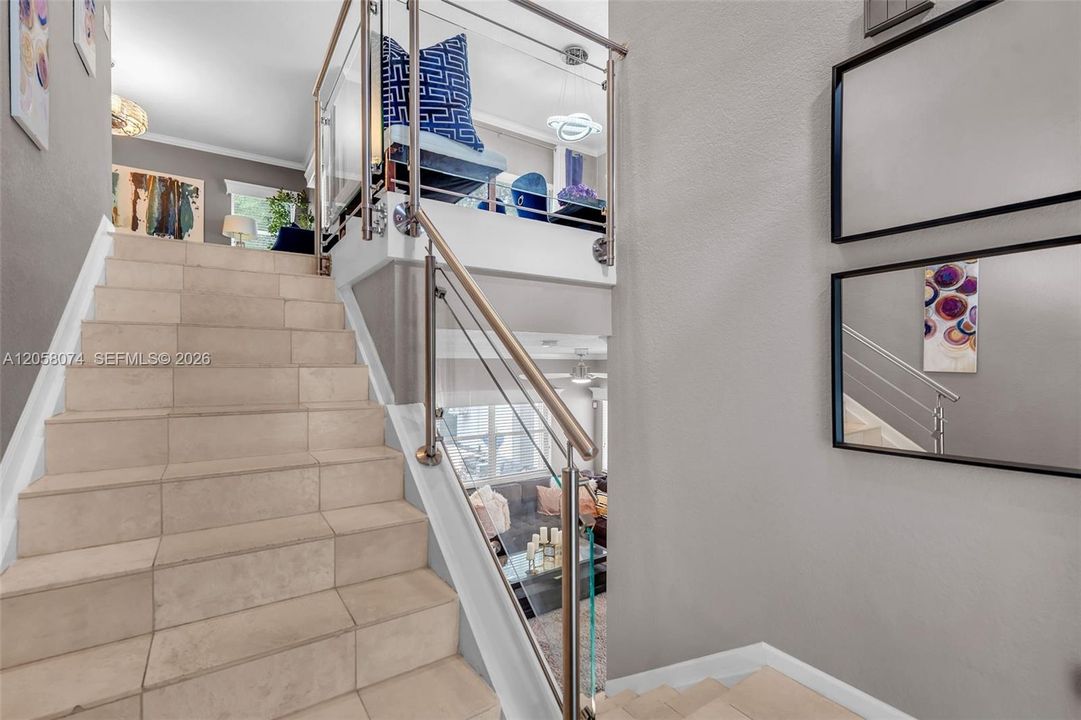En Venta: $775,000 (3 camas, 2 baños, 2200 Pies cuadrados)