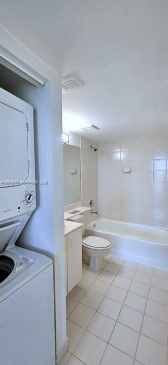 В аренду: $2,395 (1 спален, 2 ванн, 990 Квадратных фут)