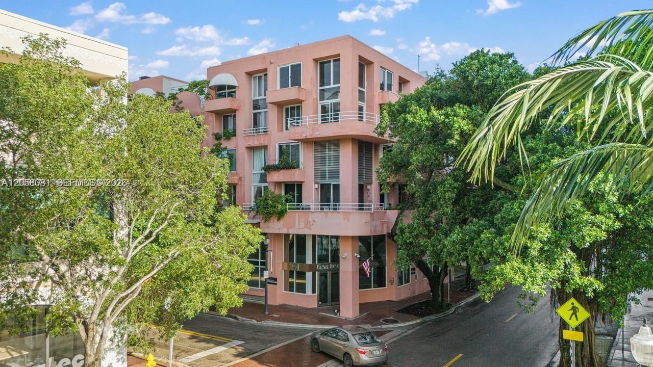 For Rent: $2,300 (0 beds, 1 baths, 445 Square Feet)
