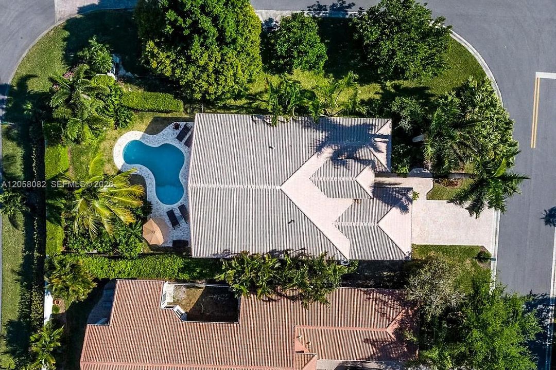 На продажу: $649,000 (3 спален, 2 ванн, 1907 Квадратных фут)