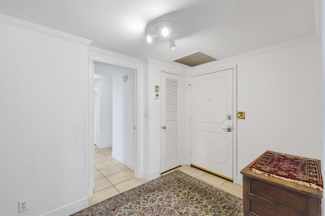 50 East Road, 10a - 23.jpg-SMALL