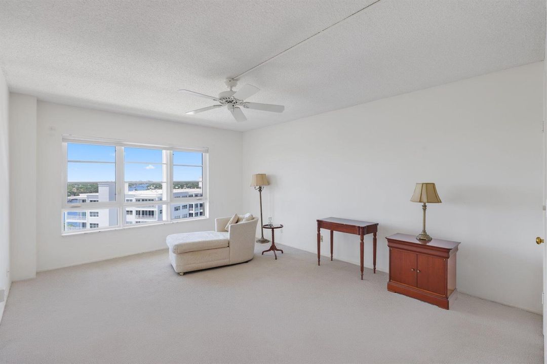 50 East Road, 10a - 28.jpg-SMALL