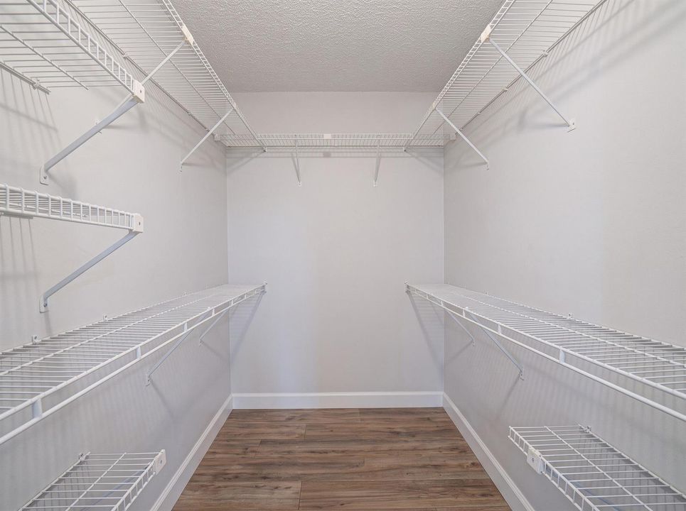 Bedroom1-Closet