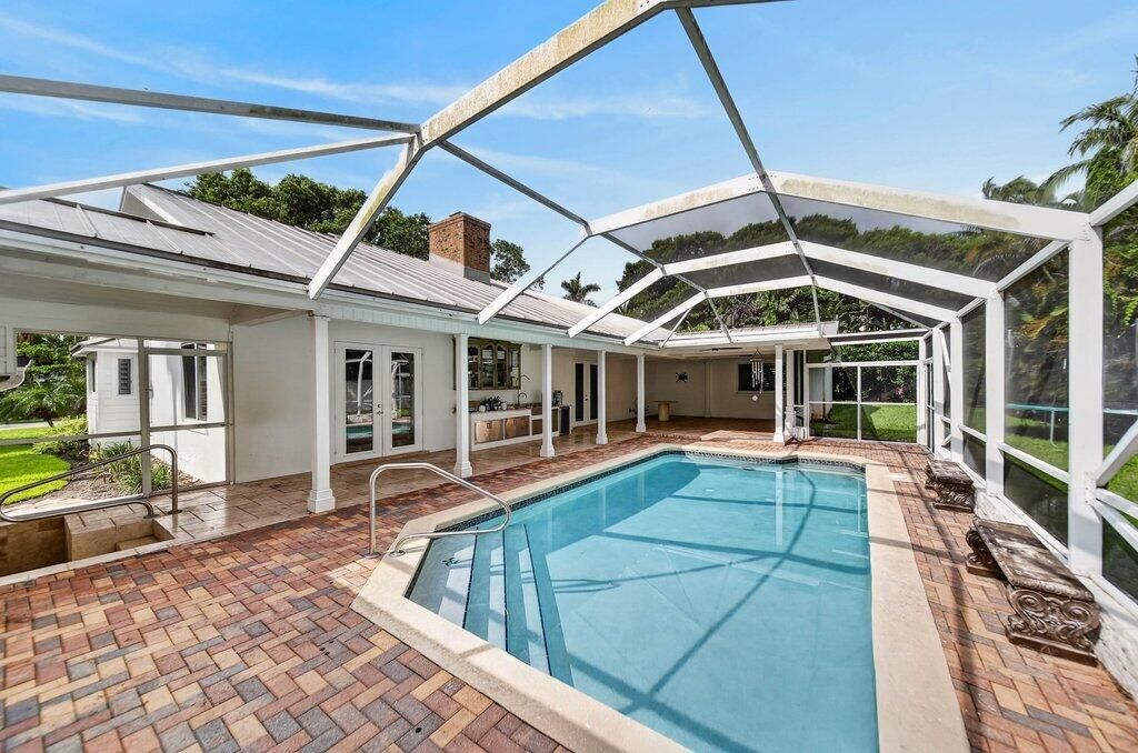 outdoorliving2.jpg-SMALL