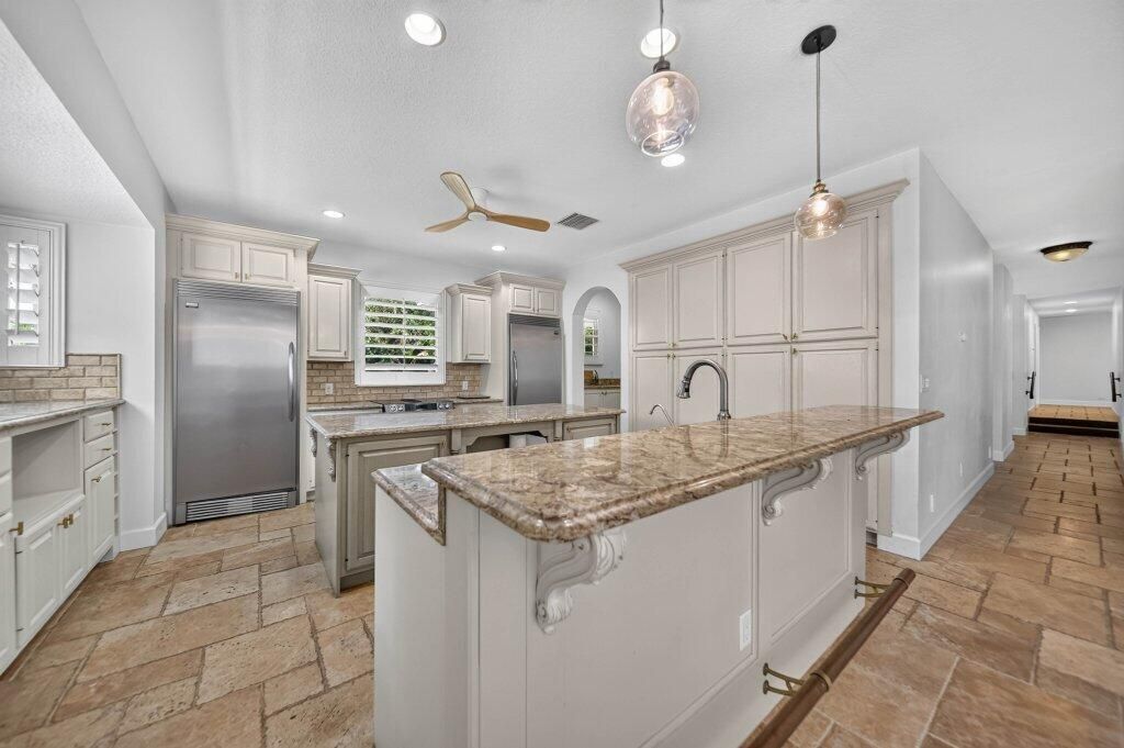 kitchen2.jpg-SMALL