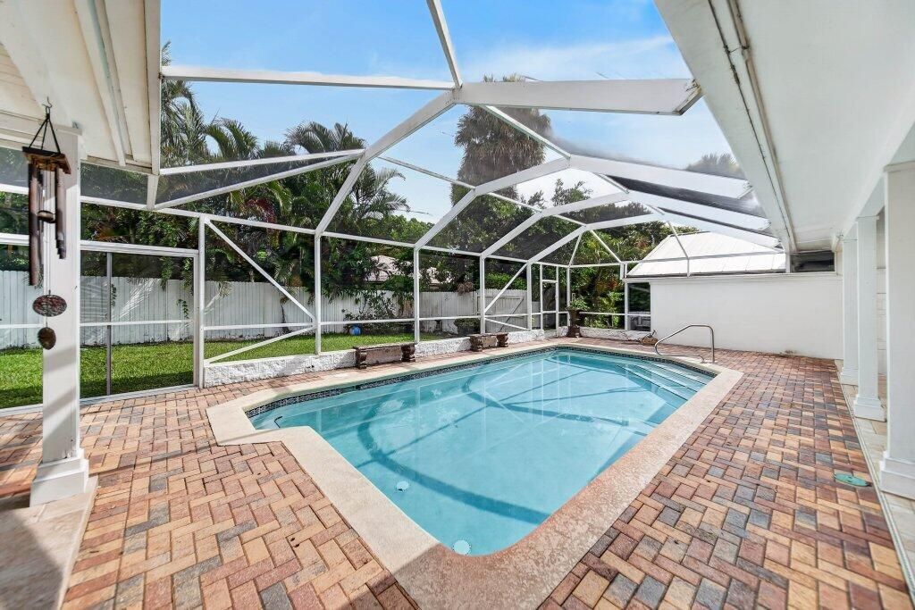 outdoorliving4.jpg-SMALL
