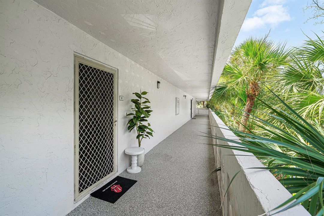 036-800JefferyStreet-307-BocaRaton-FL-33