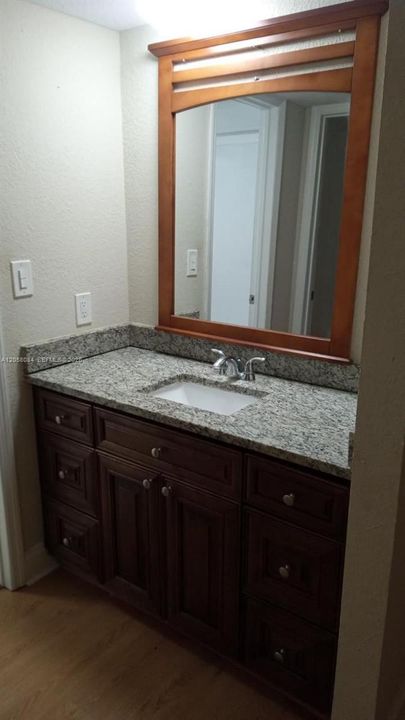 En Venta: $39,900 (2 camas, 2 baños, 960 Pies cuadrados)