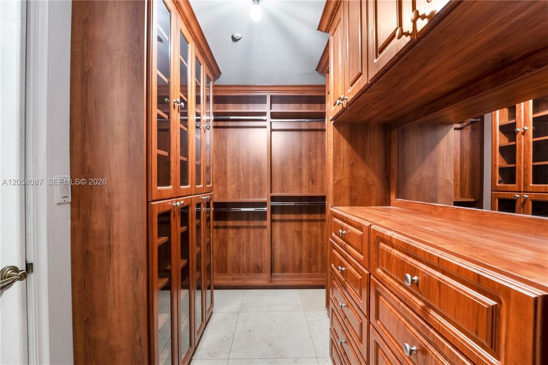 В аренду: $40,000 (3 спален, 3 ванн, 3365 Квадратных фут)