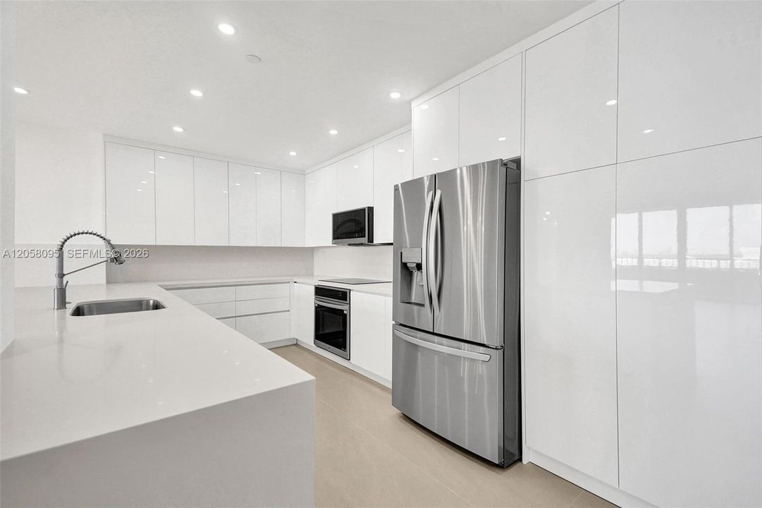 В аренду: $8,500 (2 спален, 2 ванн, 1532 Квадратных фут)