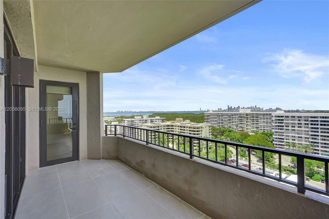 В аренду: $8,500 (2 спален, 2 ванн, 1532 Квадратных фут)