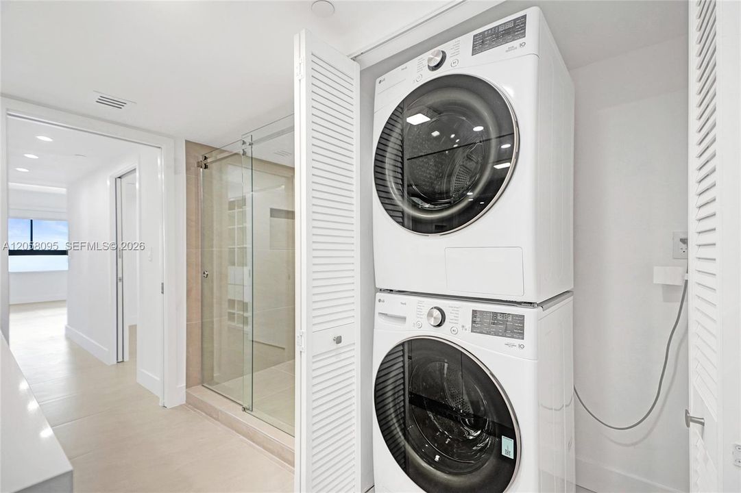 В аренду: $8,500 (2 спален, 2 ванн, 1532 Квадратных фут)