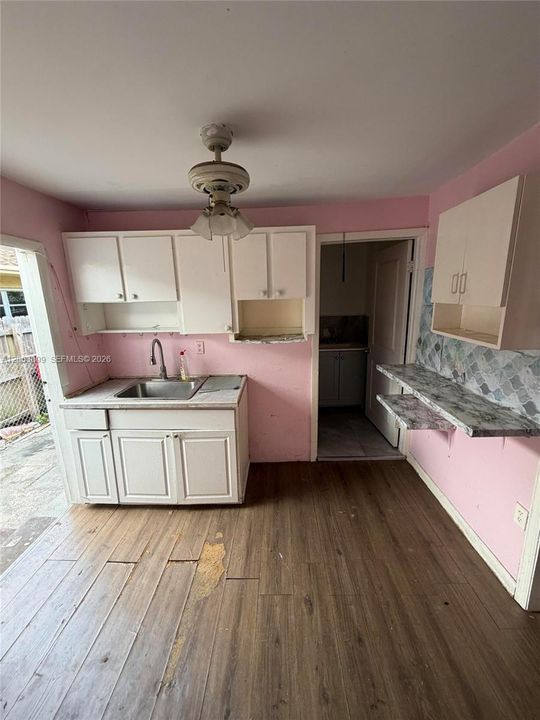For Sale: $359,999 (4 beds, 2 baths, 1148 Square Feet)