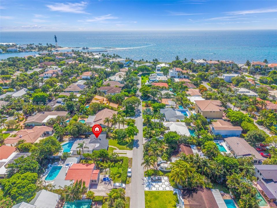 For Sale: $1,029,950 (4 beds, 2 baths, 1792 Square Feet)