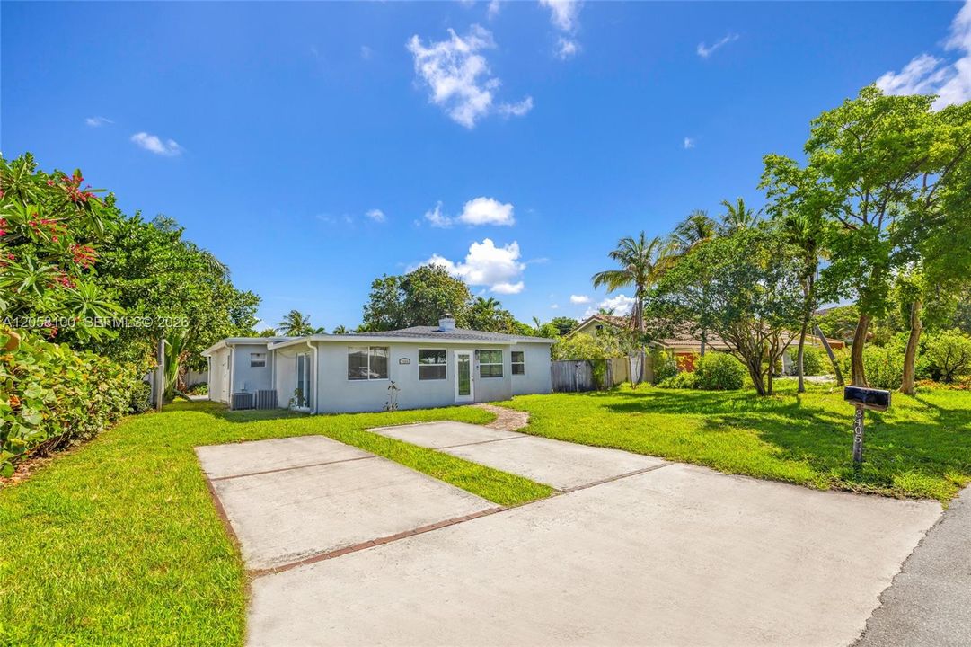 For Sale: $1,029,950 (4 beds, 2 baths, 1792 Square Feet)