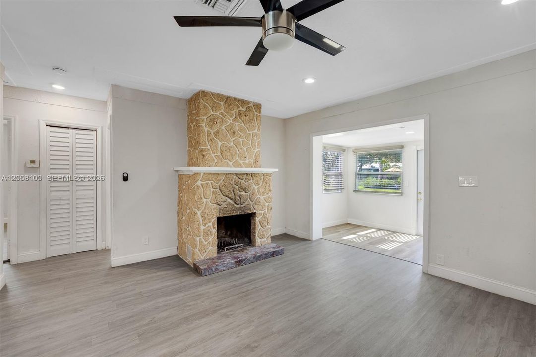 For Sale: $1,029,950 (4 beds, 2 baths, 1792 Square Feet)