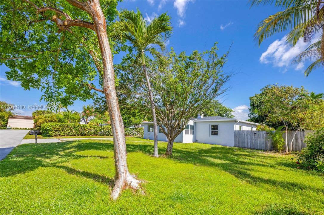 For Sale: $1,029,950 (4 beds, 2 baths, 1792 Square Feet)