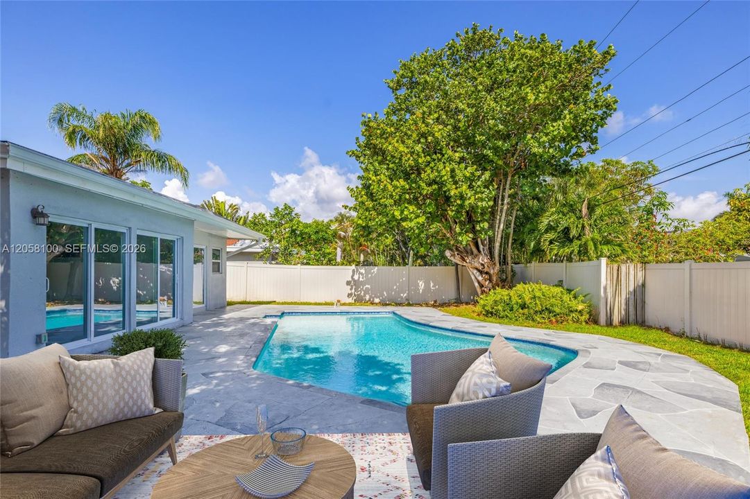 For Sale: $1,029,950 (4 beds, 2 baths, 1792 Square Feet)