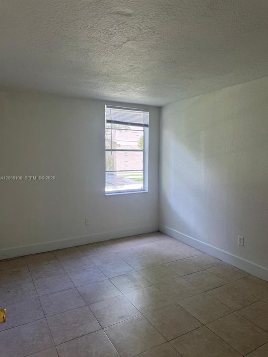 For Sale: $218,000 (2 beds, 1 baths, 765 Square Feet)