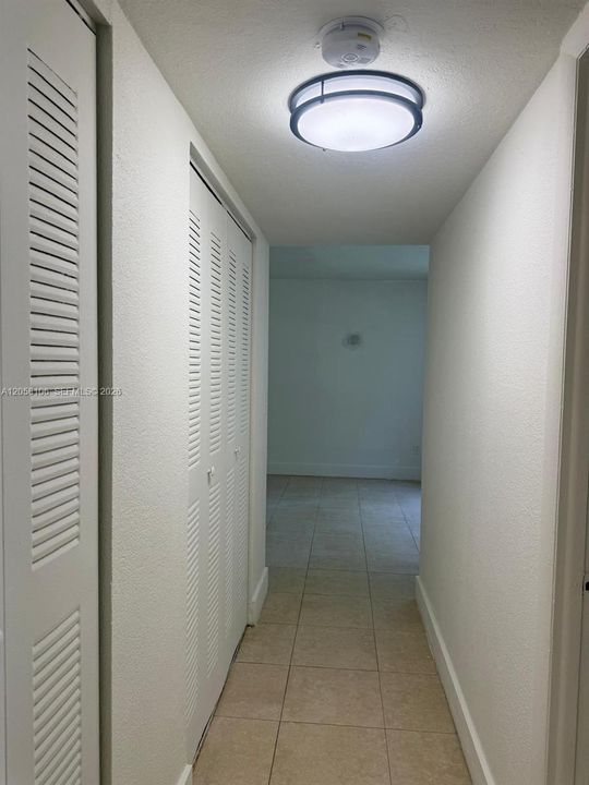 For Sale: $218,000 (2 beds, 1 baths, 765 Square Feet)