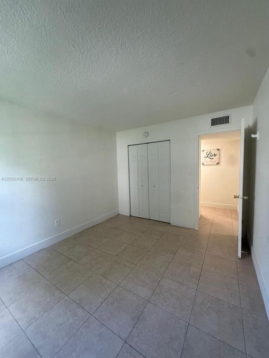 For Sale: $218,000 (2 beds, 1 baths, 765 Square Feet)