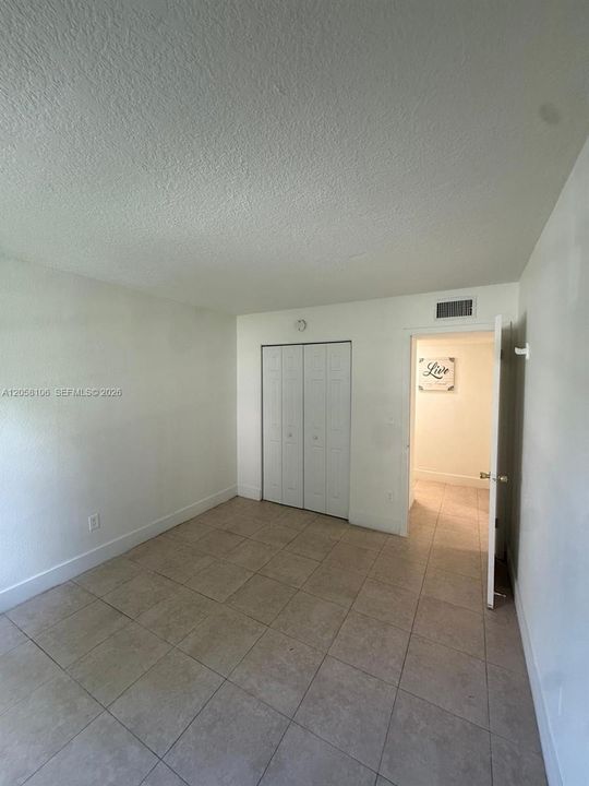 For Sale: $218,000 (2 beds, 1 baths, 765 Square Feet)